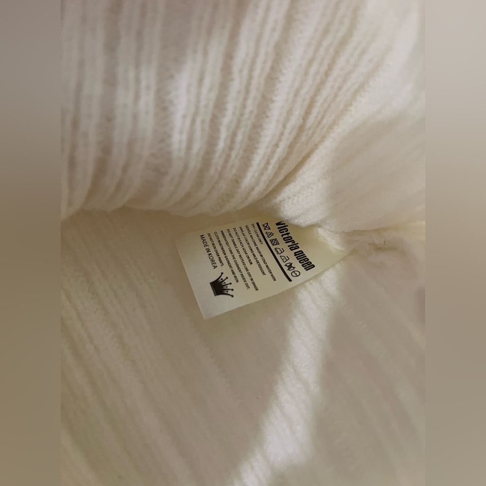 Cream Ribbed Knit with Pearl Buttons - Picture 6 of 7